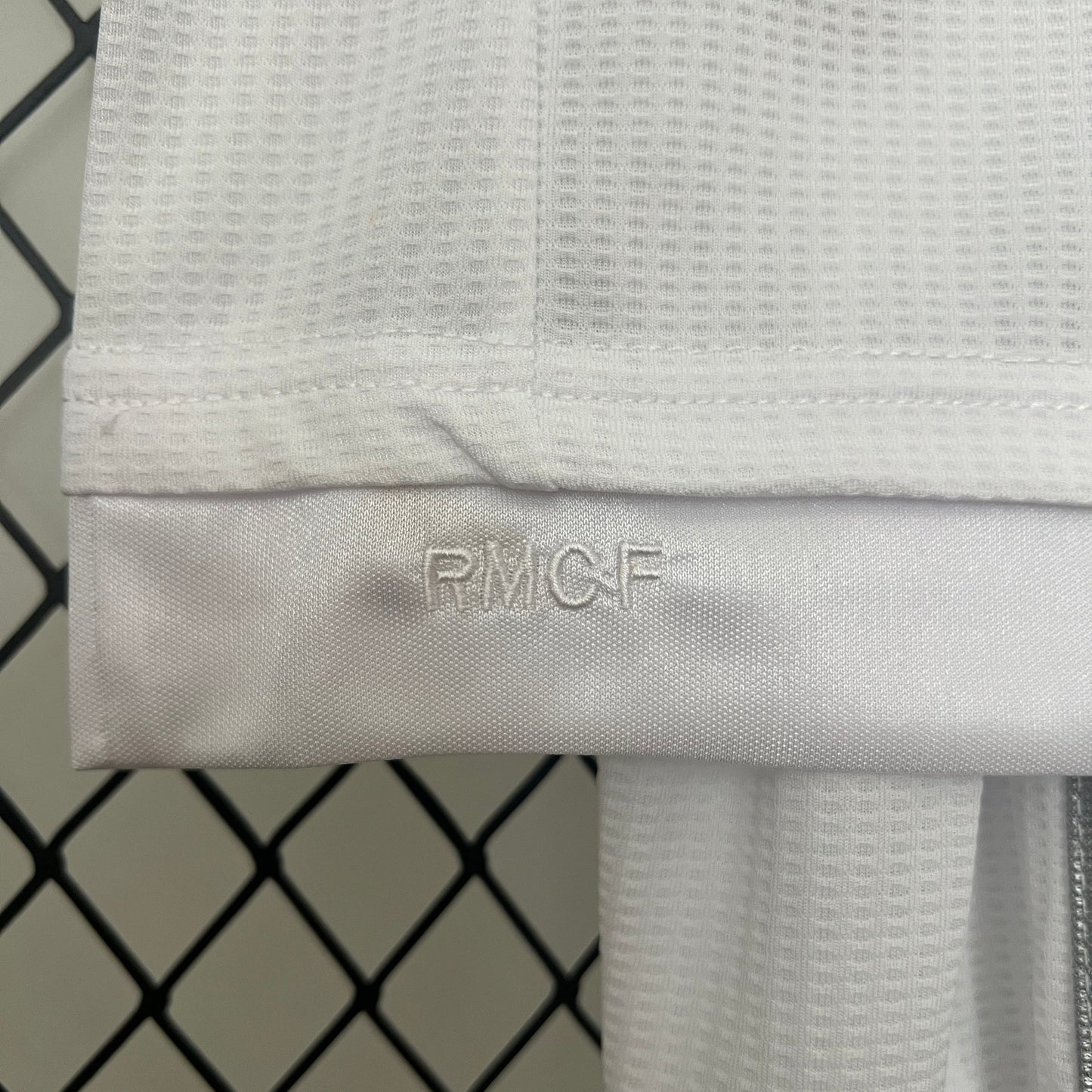 Conjunto Real Madrid 15/16 Retro Final Champions