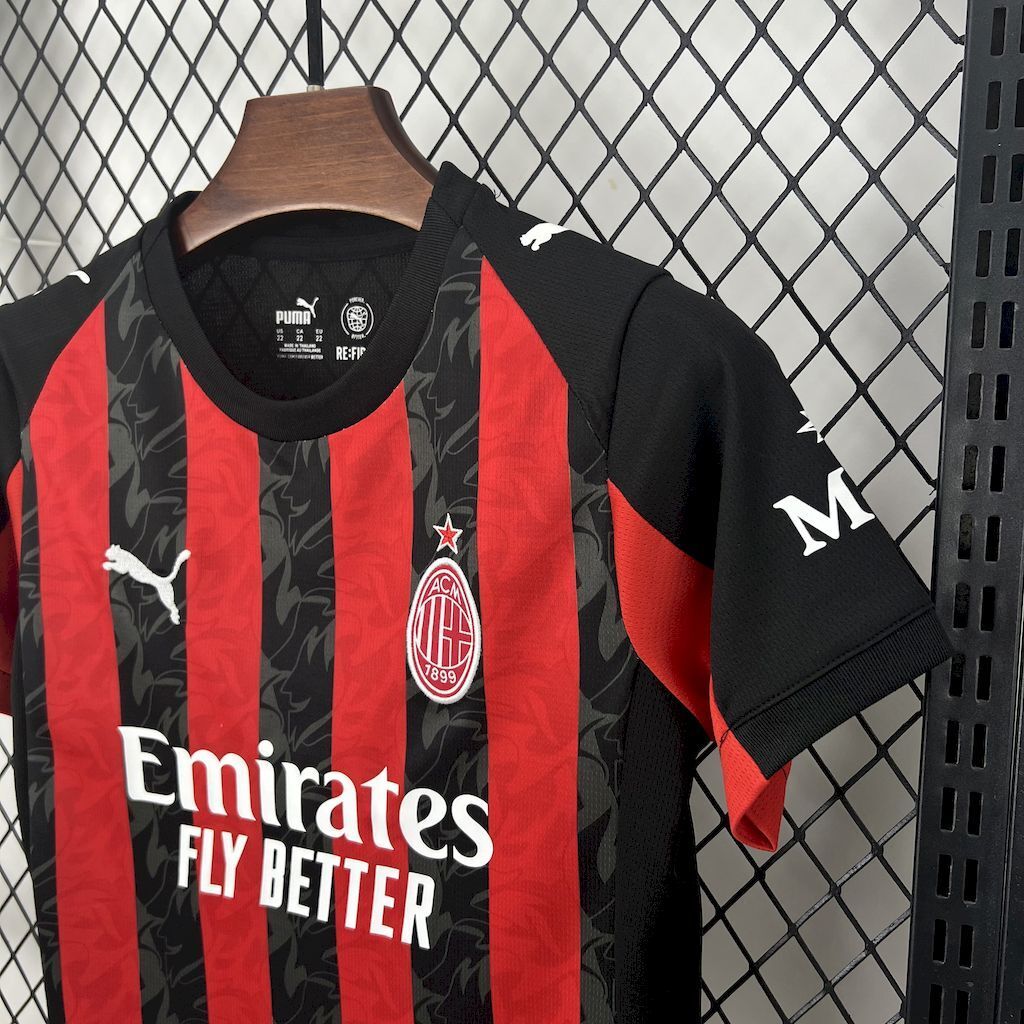 Conjunto AC Milan 25/26