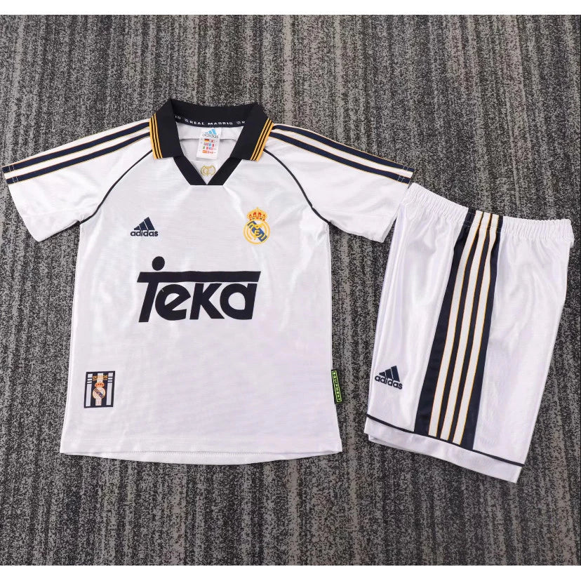 Conjunto Real Madrid 2001 para niños