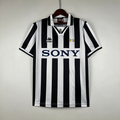 Camiseta Retro Juventus 96/97