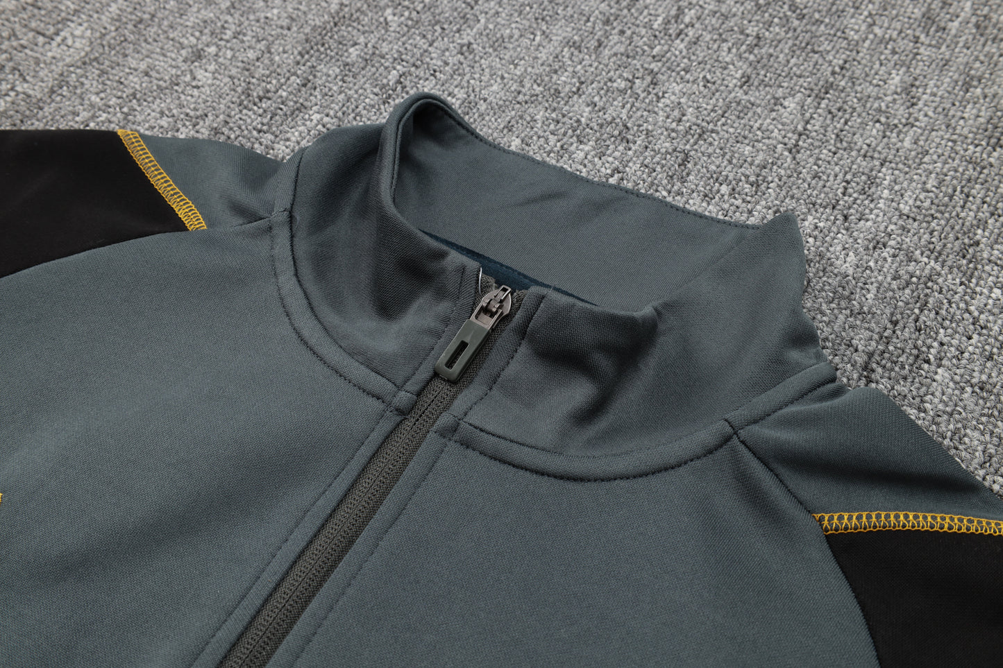 Kit de Entrenamiento Real Madrid - Gris