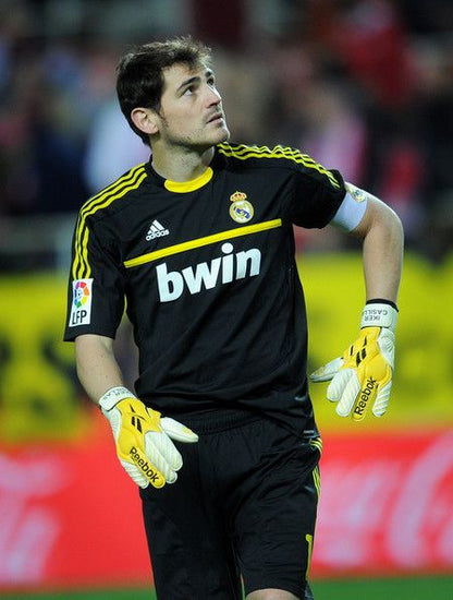 Camiseta Retro Real Madrid 11/12 - Casillas 1