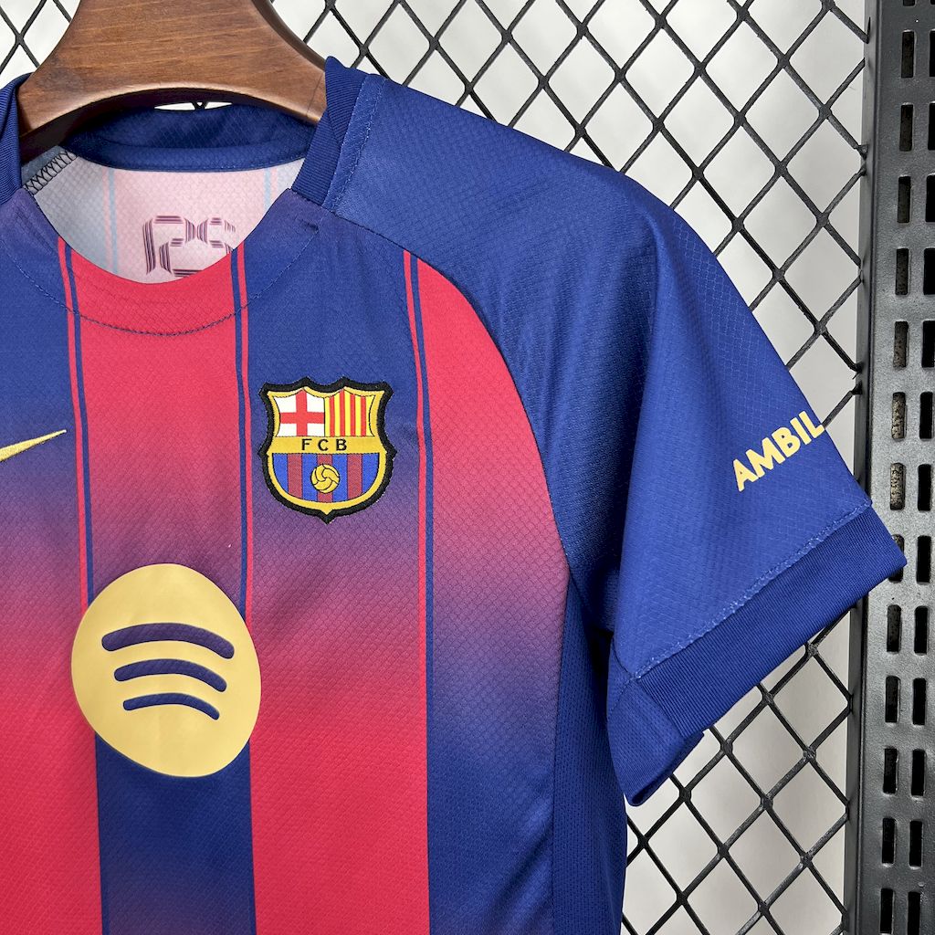 Conjunto del Barcelona  2024-25 para niños