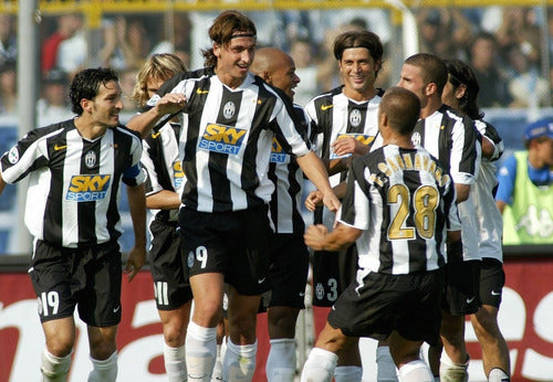 Camiseta Retro Juventus 04/05