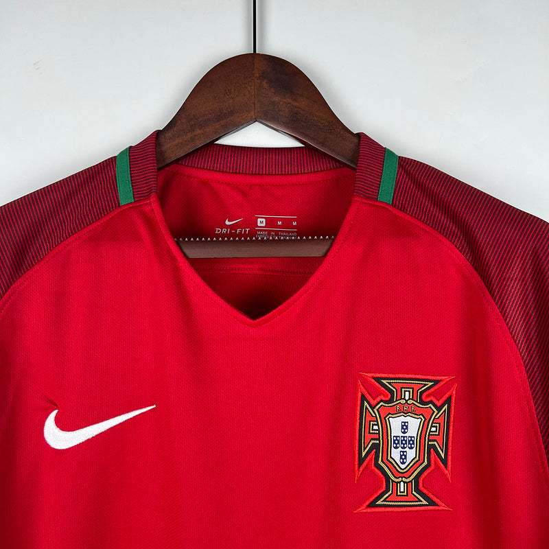 Camiseta Retro Portugal 2016 - Manga Larga