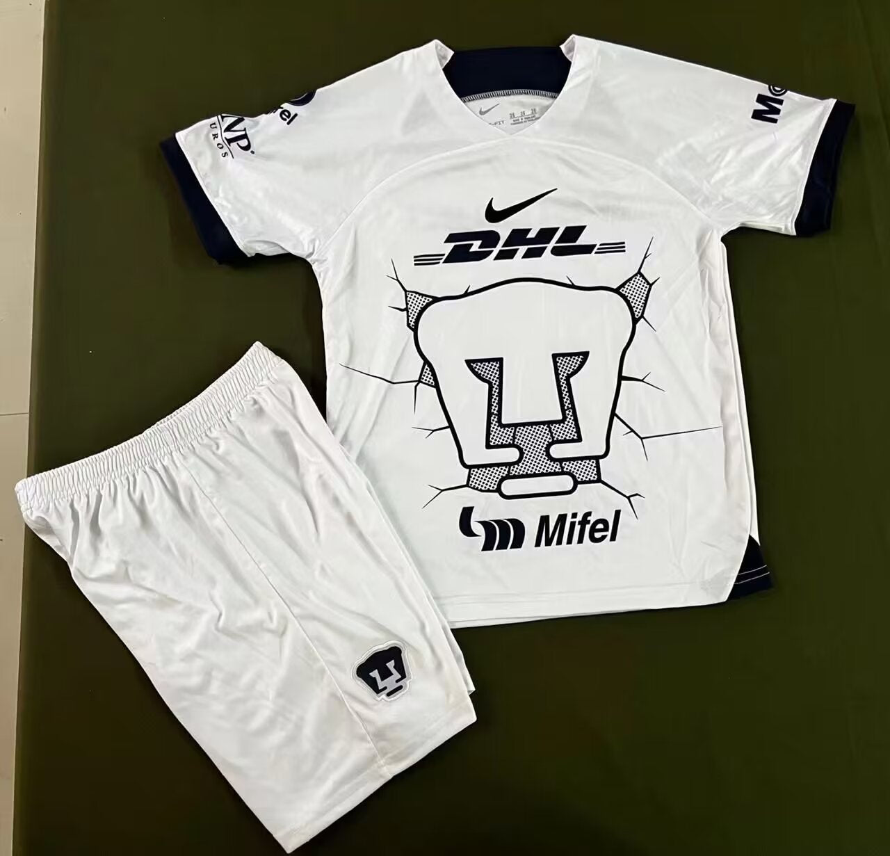 Selected Variant Image