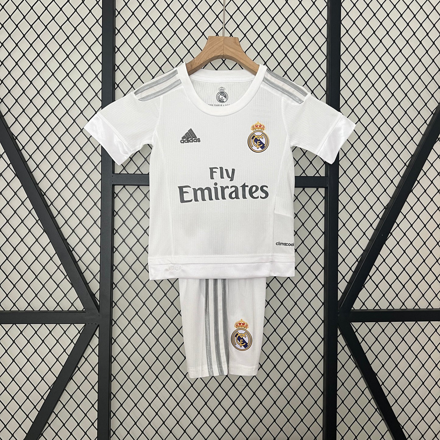 Conjunto Real Madrid 15/16 Retro Final Champions