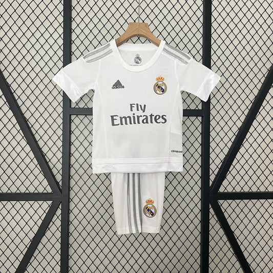 Conjunto Real Madrid 15/16 Retro Final Champions