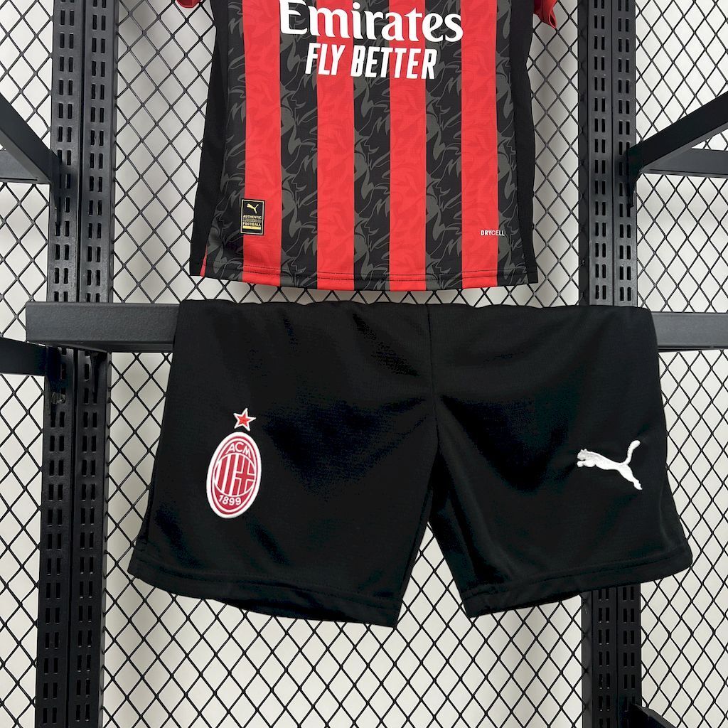 Conjunto AC Milan 25/26
