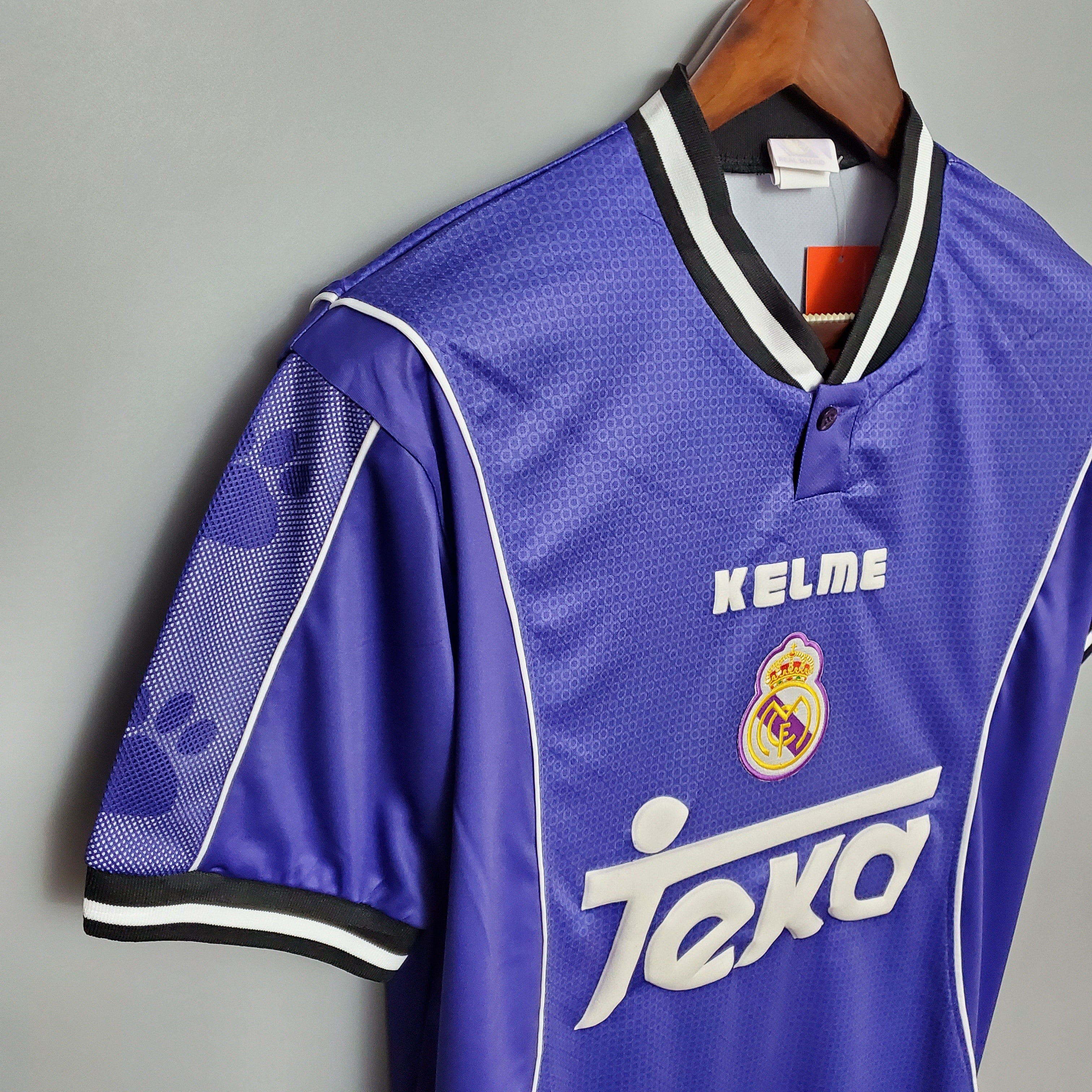 Camiseta Retro Real Madrid 97/98 - Visita