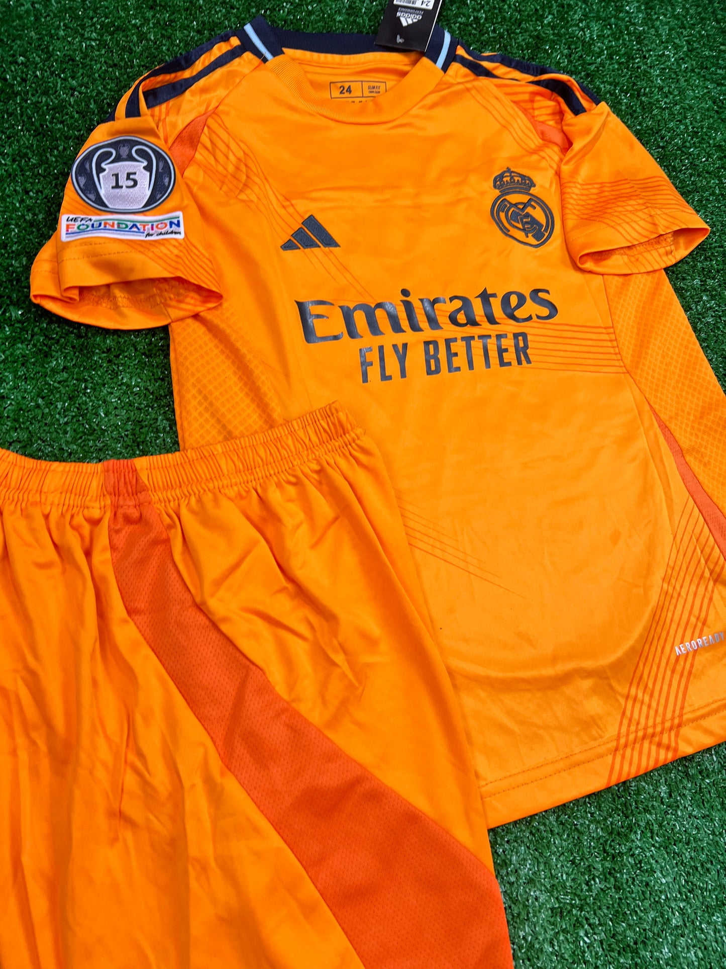 Conjunto Real Madrid 24/25 - 2era equipacion