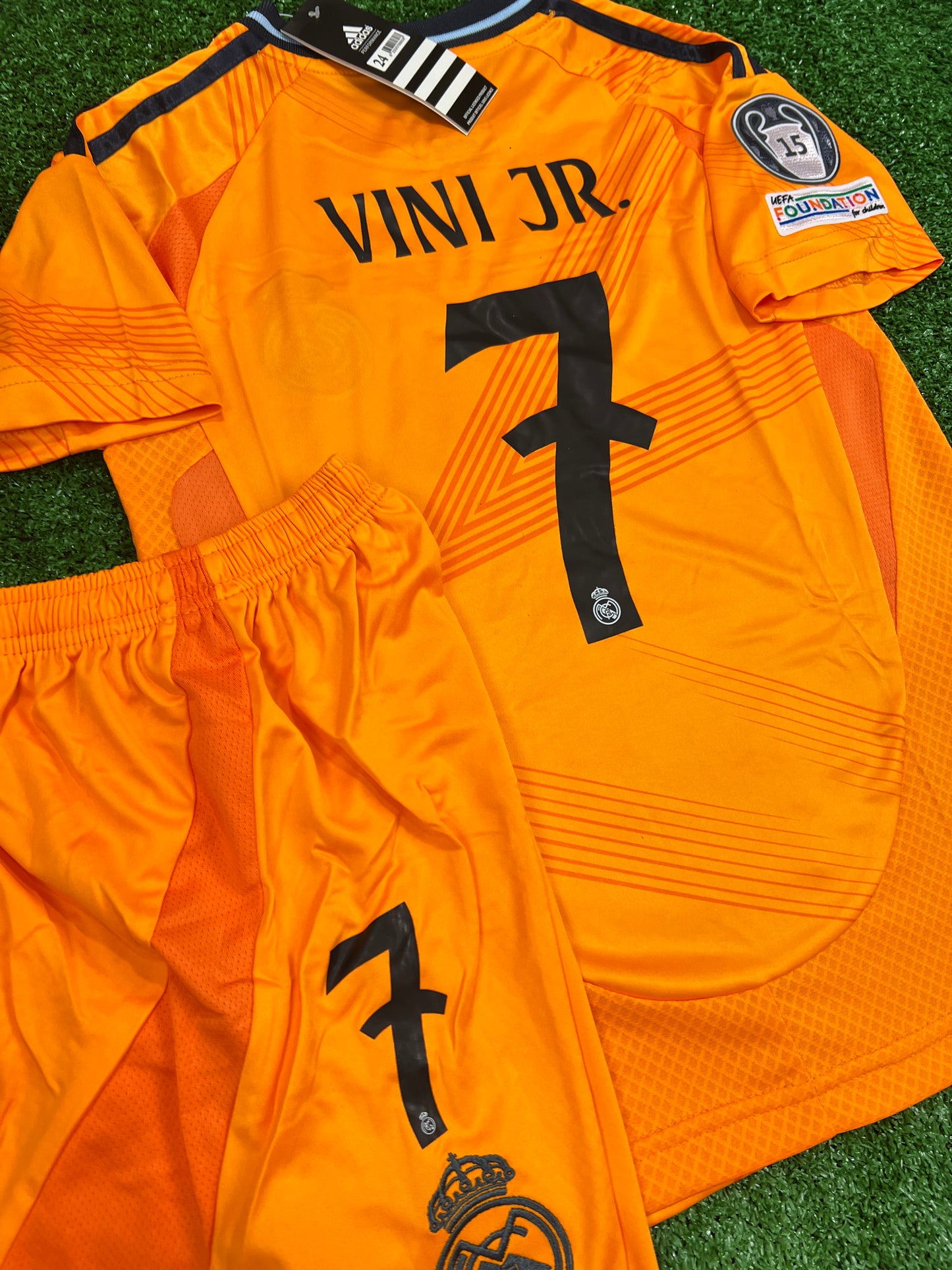 Conjunto Real Madrid 24/25 - 2era equipacion