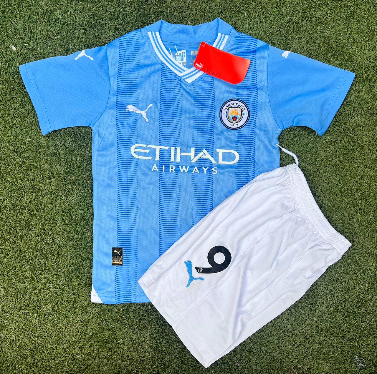 Conjunto Manchester City 23/24 - Local