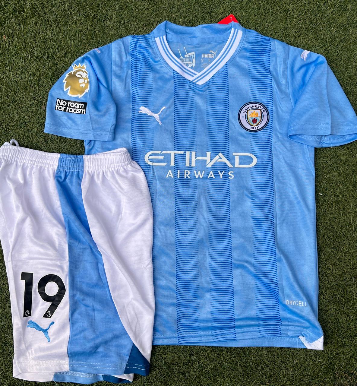 Conjunto Manchester City 23/24 - Local