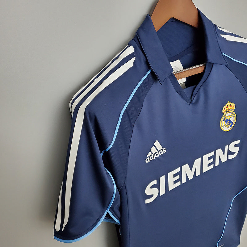 Camiseta Retro Real Madrid 05/06 - Visita