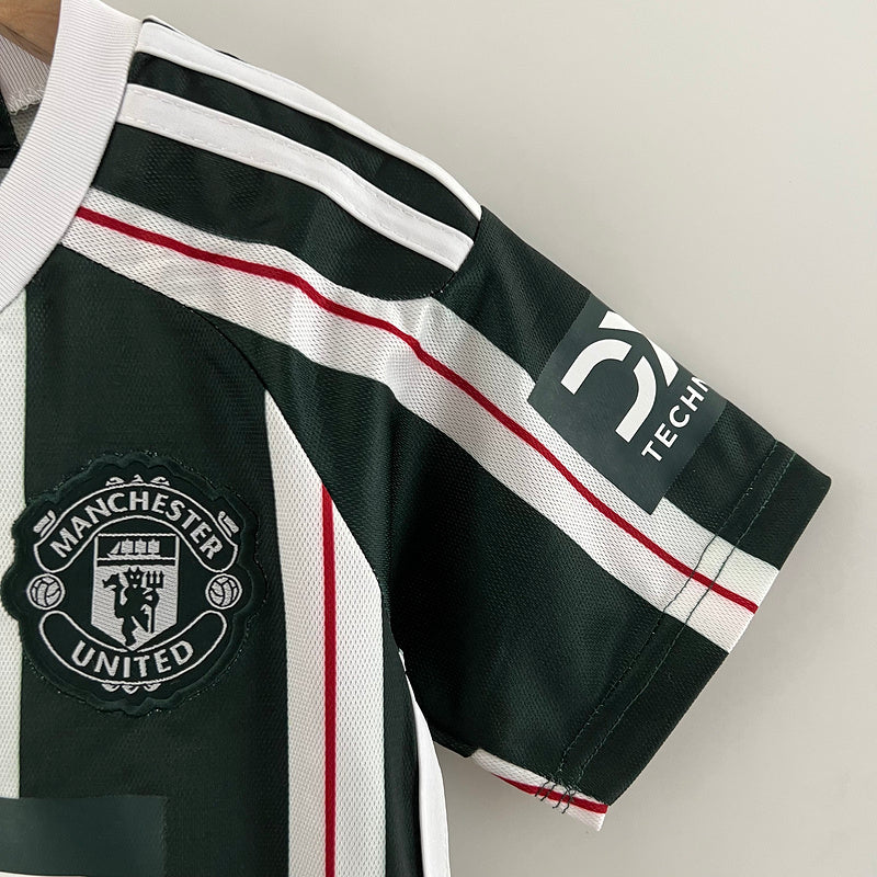 Conjunto Manchester United 23/24 - Visita