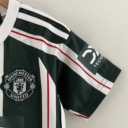 Conjunto Manchester United 23/24 - Visita