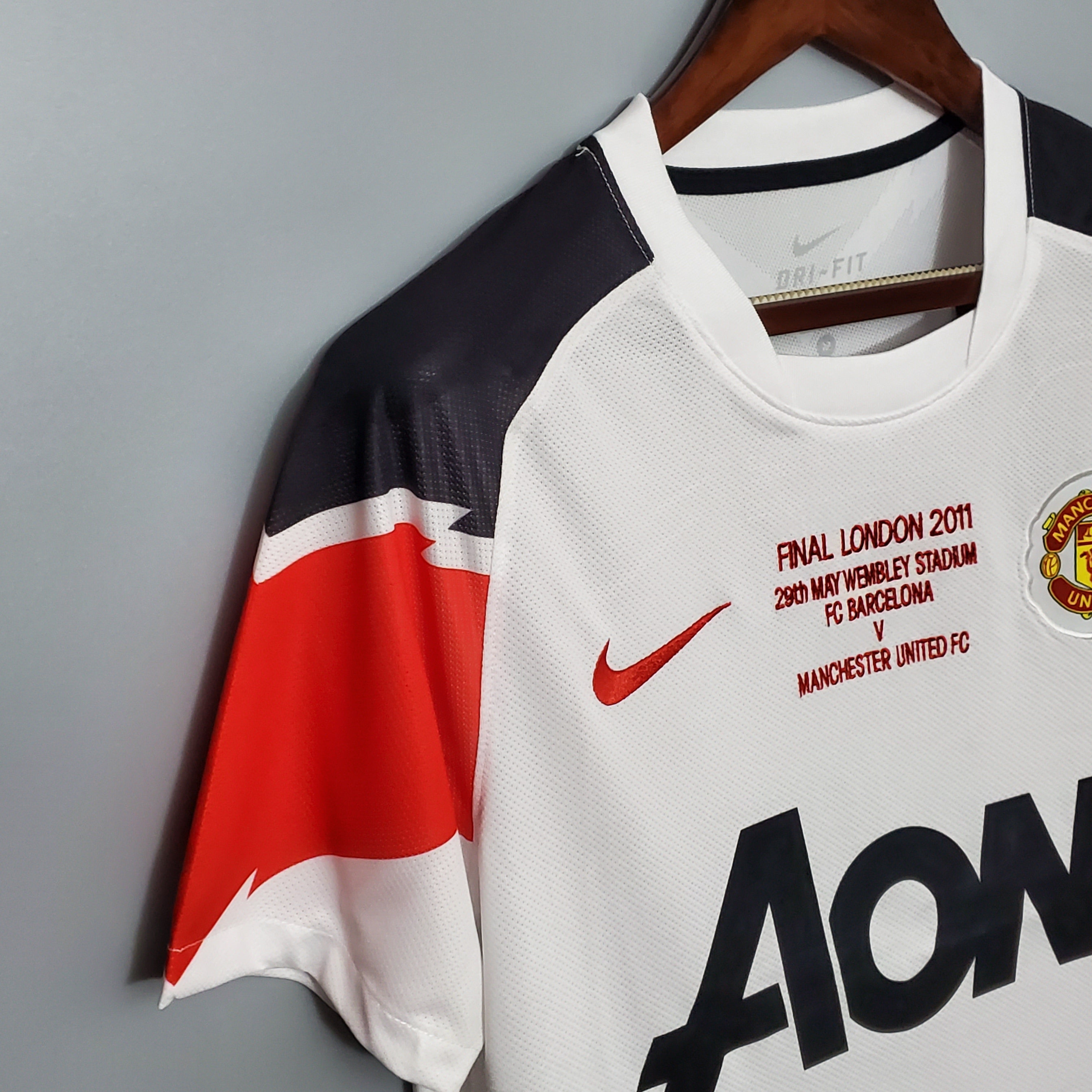 Camiseta Retro Manchester United 10/11 - Visita