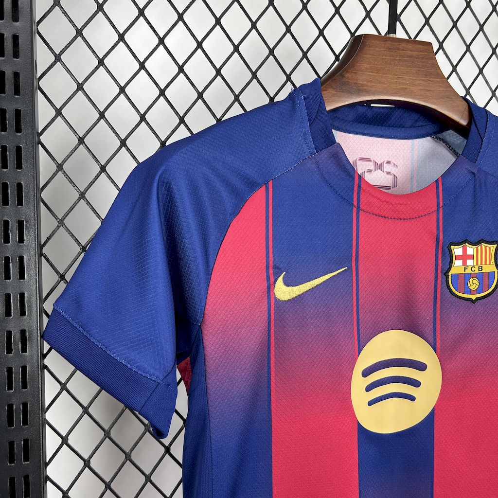 Conjunto del Barcelona  2024-25 para niños