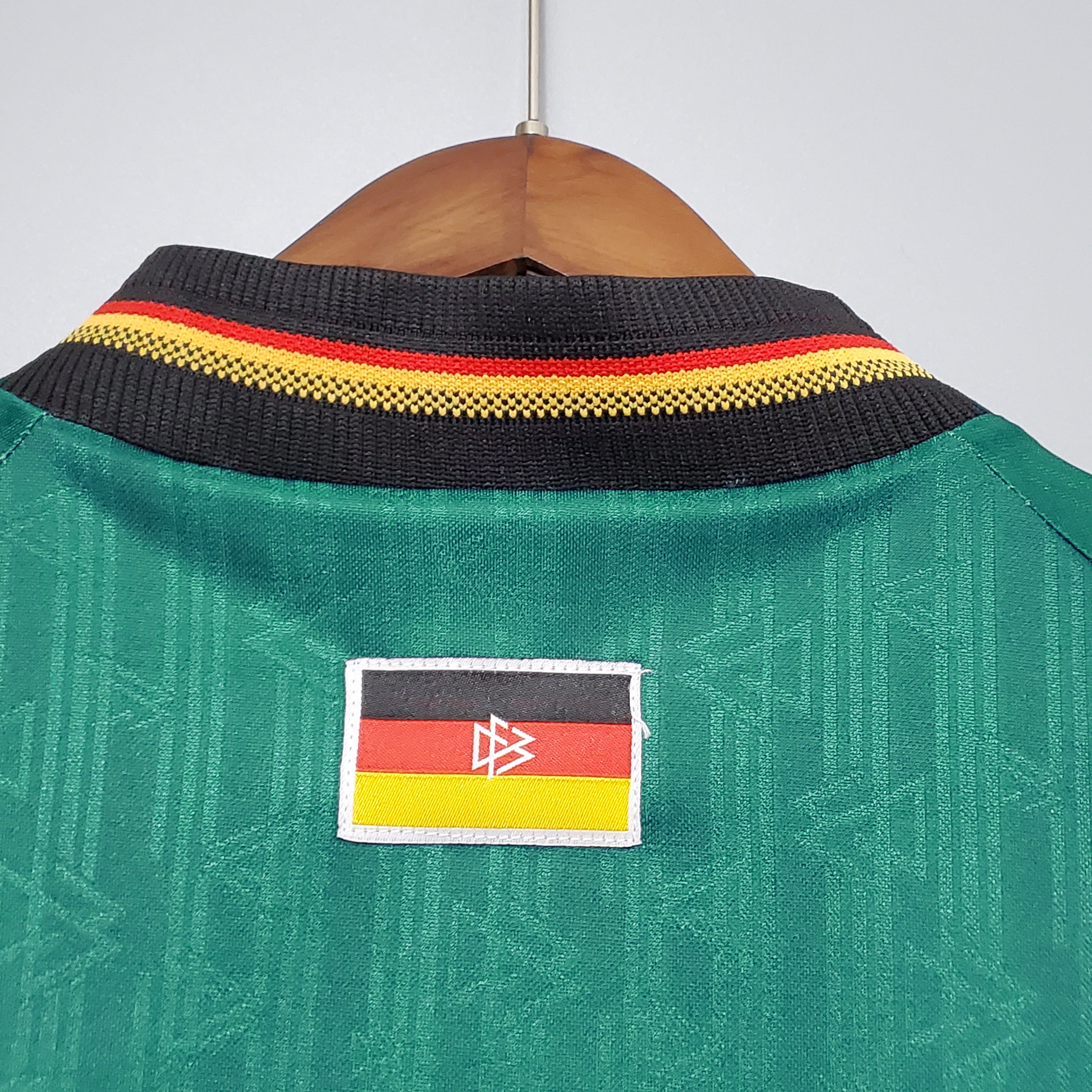 Camiseta Retro Alemania 1998 - Visita