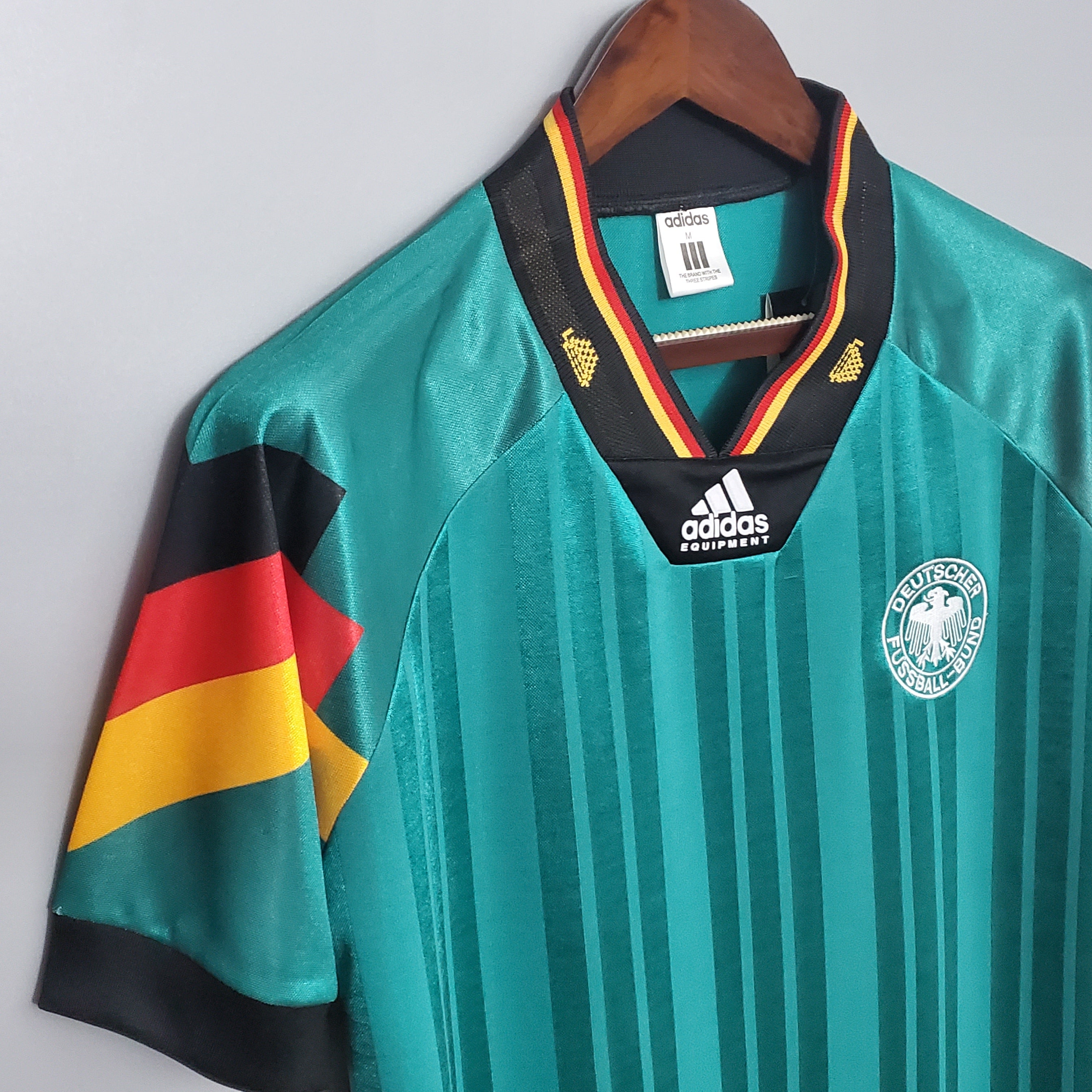 Camiseta Retro Alemania 1992 - Visita