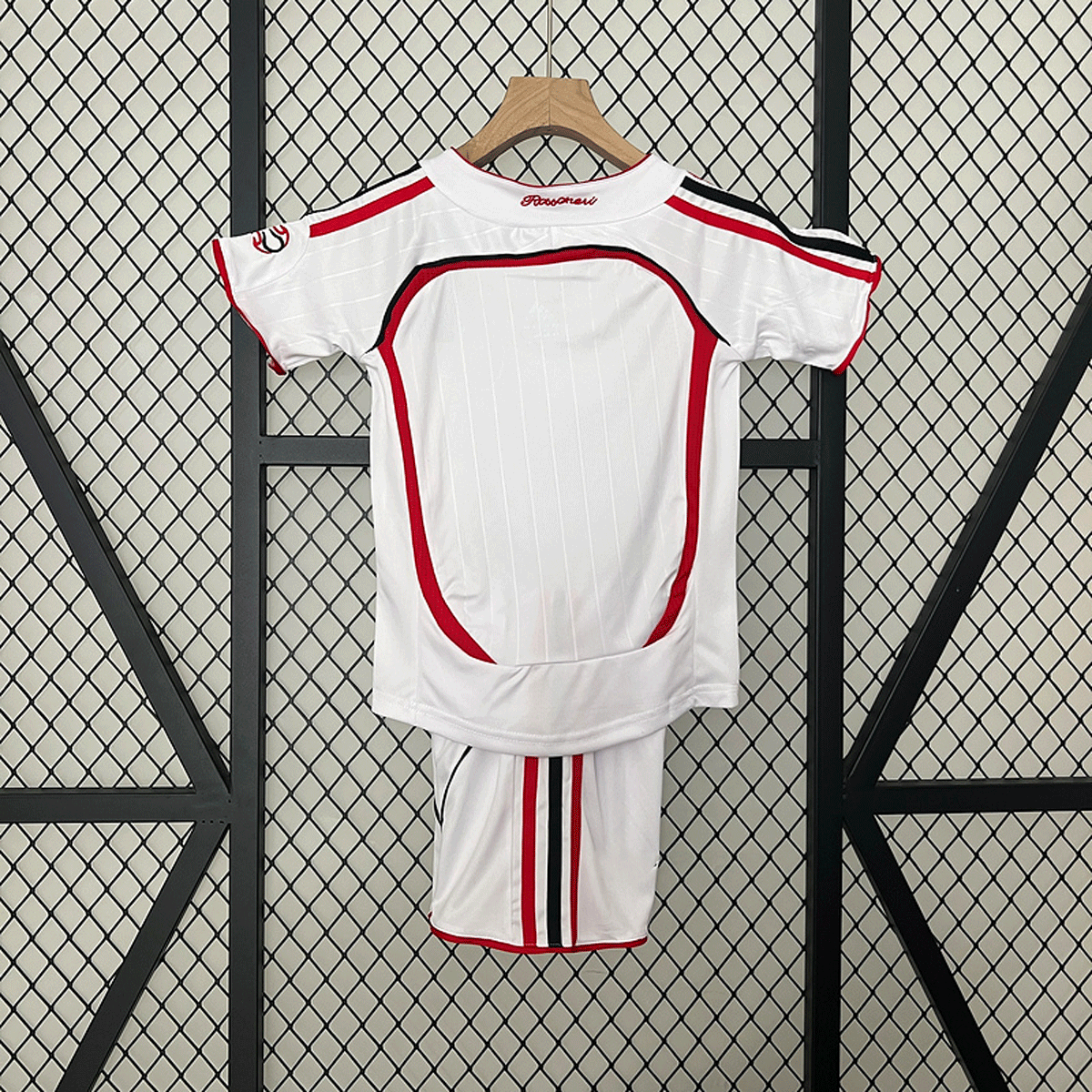 Conjunto Retro AC Milan 06/07 - Visitante