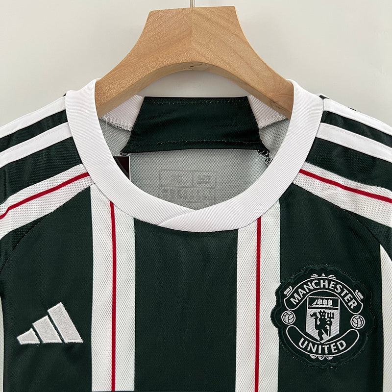 Conjunto Manchester United 23/24 - Visita