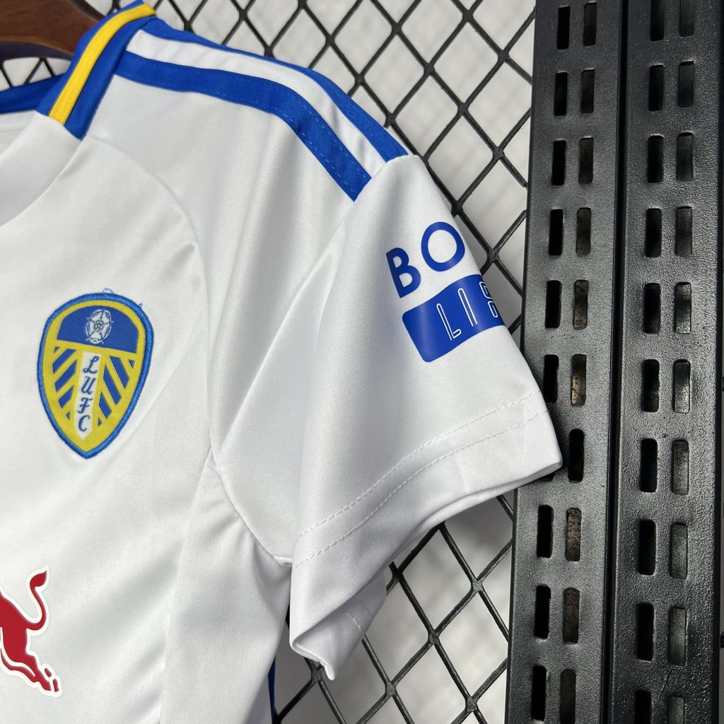 Conjunto Leeds United 24/25