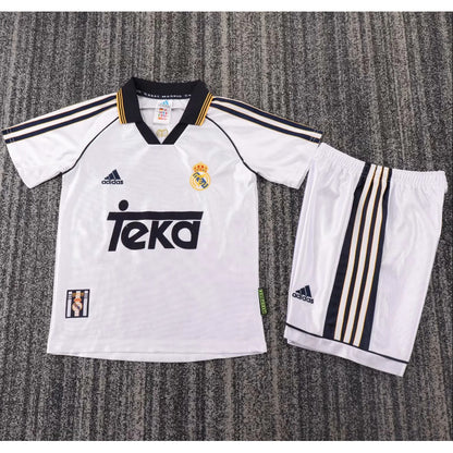 Conjunto Real Madrid 2001 para niños