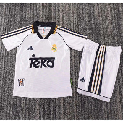 Conjunto Real Madrid 2001 para niños