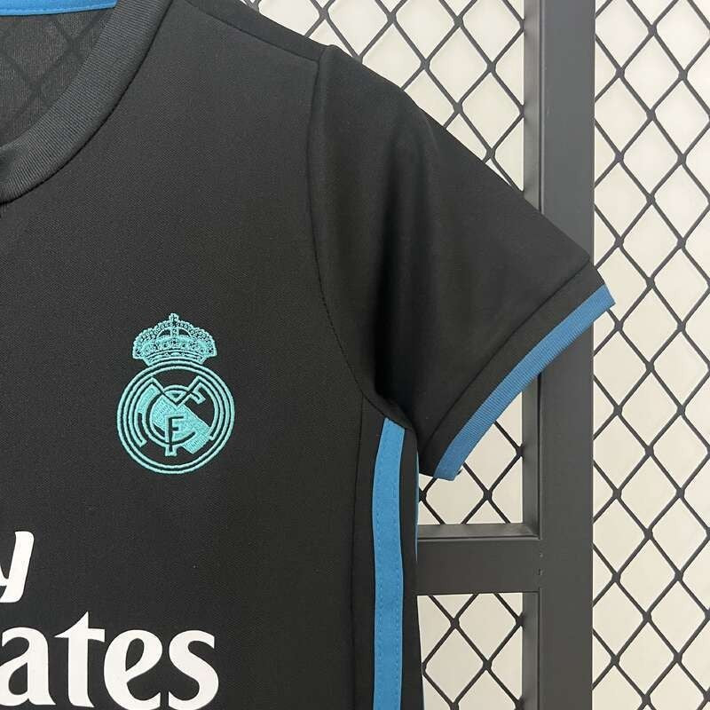 Conjunto Retro Real Madrid 17/18 - 3era equipación